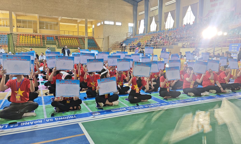 Sôi nổi Cuộc thi “Em yêu biển, đảo quê hương” tại Huế - ảnh 2