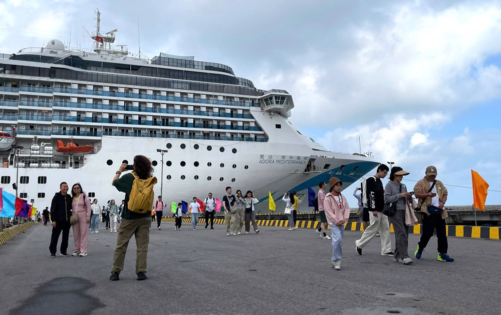Huế đón chuyến tàu biển “xông đất” đầu năm Bính Ngọ - ảnh 2