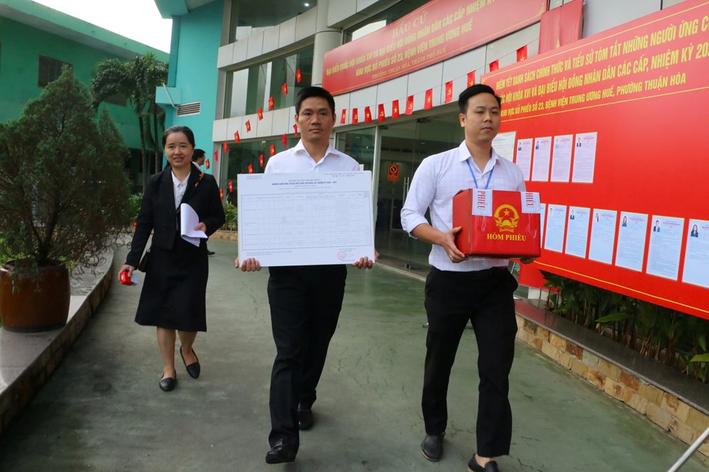 Mang hòm phiếu đến tận giường bệnh nhân ung bướu - ảnh 3