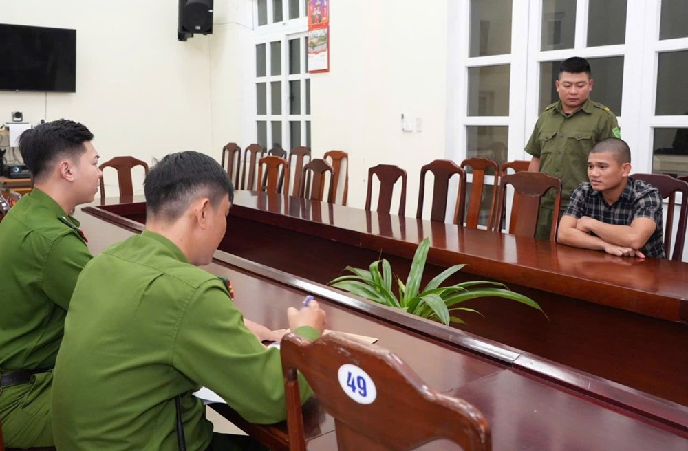 Nhanh chóng trao trả iPhone cho du khách người Mỹ bị cướp giật - ảnh 2