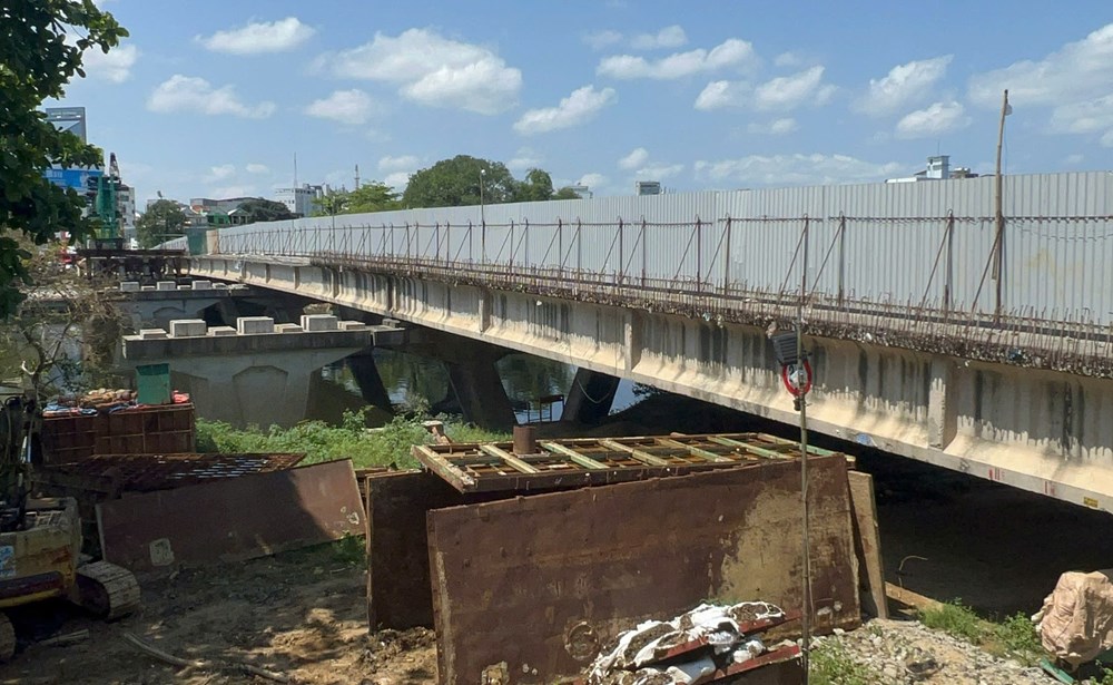 Đề nghị chấm dứt hợp đồng với nhà thầu thi công cầu Vỹ Dạ do chậm tiến độ kéo dài - ảnh 2