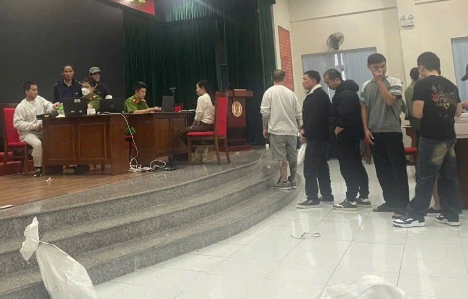 Huế tiếp nhận 7 công bị Hoa Kỳ trục xuất - ảnh 1