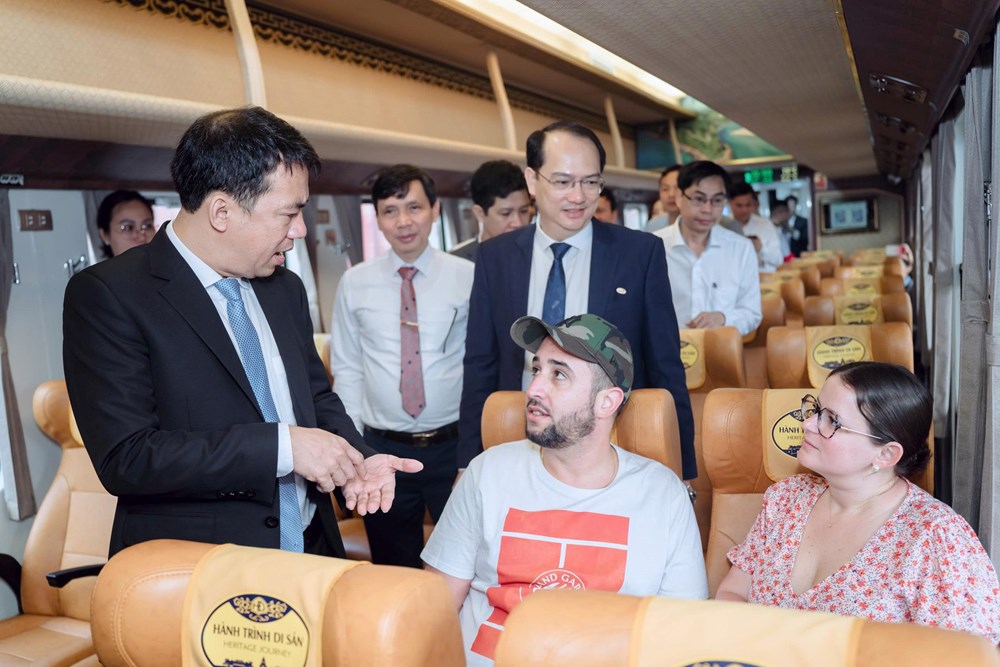 Đã có hơn 440.000 lượt khách trải nghiệm đoàn tàu di sản miền Trung - ảnh 1