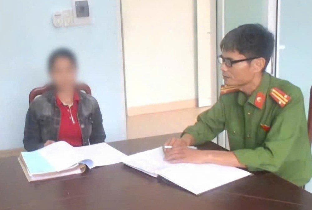 Công an TP. Huế hỗ trợ người phụ nữ nhận lại 60 triệu đồng chuyển nhầm - ảnh 1