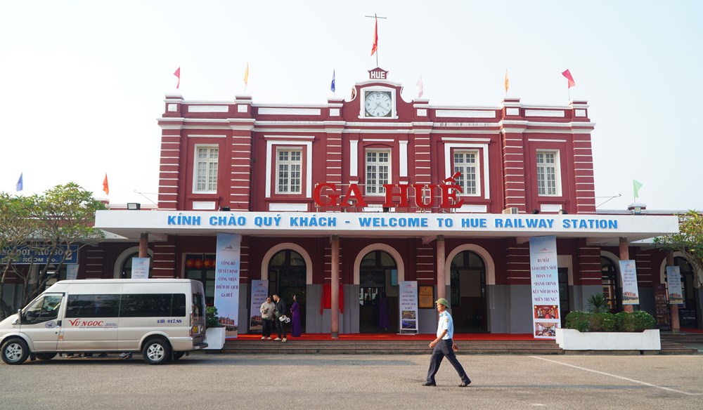 Đã có hơn 440.000 lượt khách trải nghiệm đoàn tàu di sản miền Trung - ảnh 5