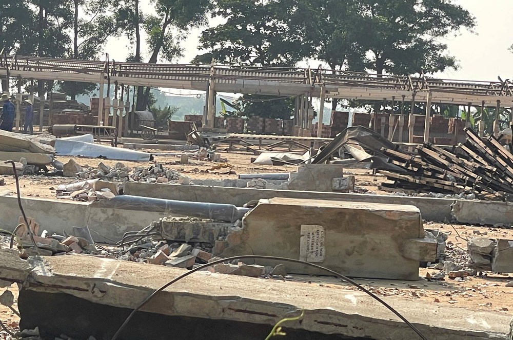 Tháo dỡ nhà máy gạch gây ô nhiễm môi trường kéo dài - ảnh 2