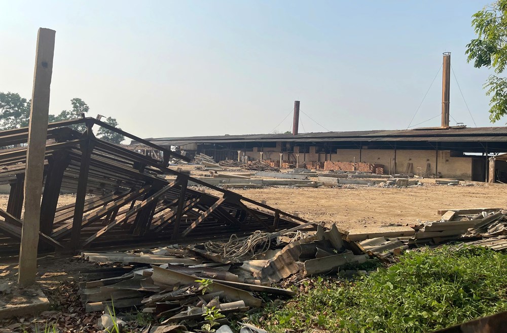 Tháo dỡ nhà máy gạch gây ô nhiễm môi trường kéo dài - ảnh 3