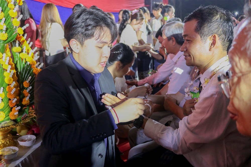 Ấm áp Tết Bunpimay cho lưu học sinh Lào tại Huế - ảnh 3