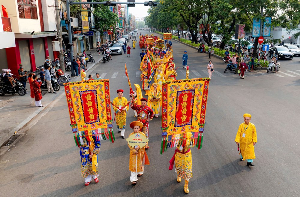 Sắc màu văn hóa dân gian tại Lễ hội điện Huệ Nam  - ảnh 2