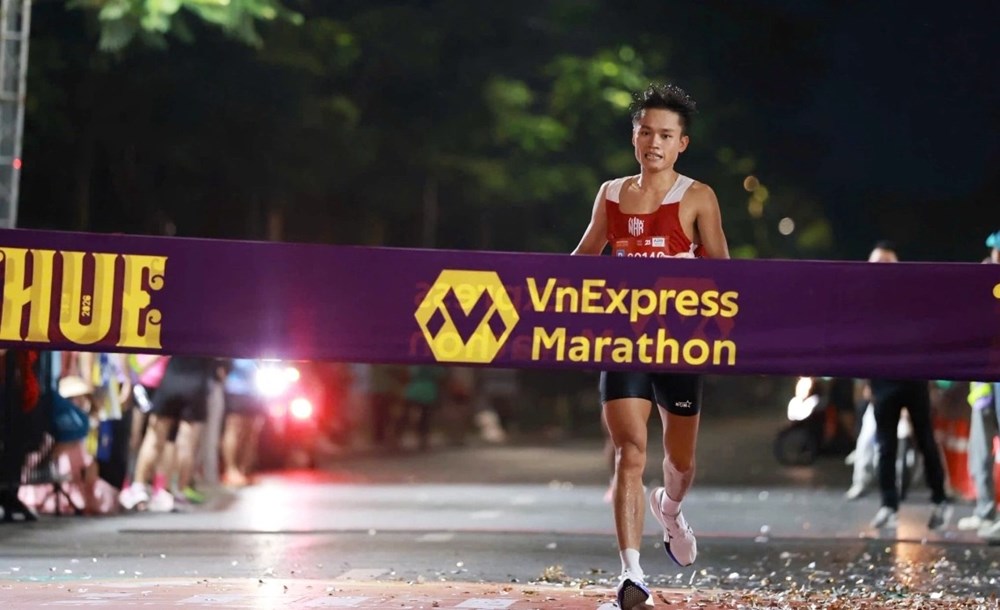 Hơn 8.000 chân chạy trải nghiệm các cung đường đẹp và di tích nổi tiếng xứ Huế - ảnh 3