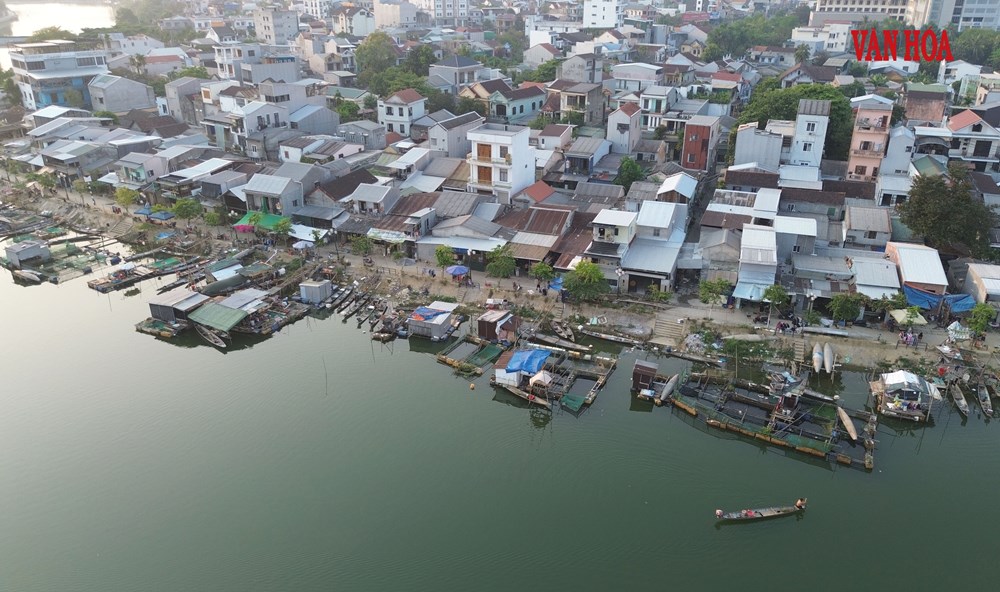 Nuôi cá lồng trái phép giữa trung tâm TP. Huế, nguy cơ hình thành xóm nhà chồ - ảnh 4
