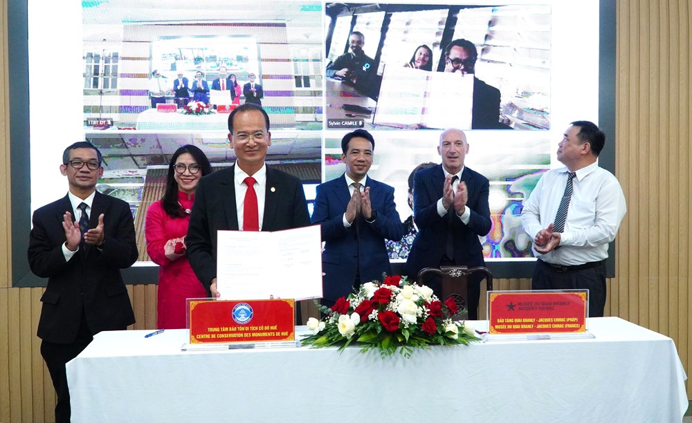 Bảo tàng ở Pháp chuyển giao nhiều tư liệu quý cho việc phục hồi điện Cần Chánh - ảnh 1