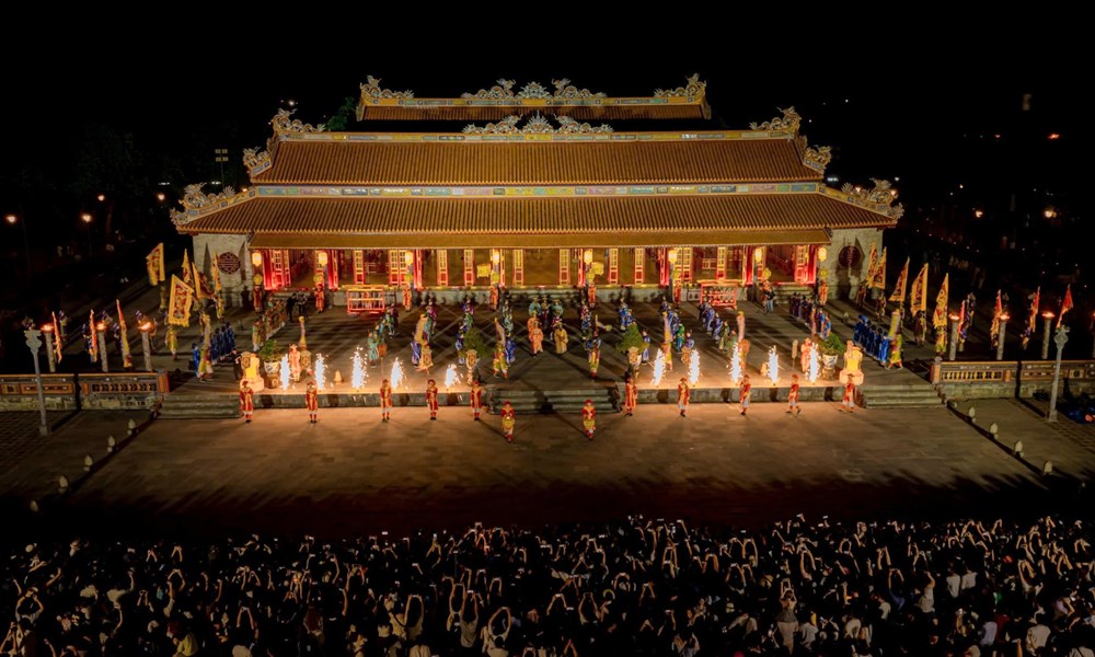 “Hoàng cung huyền ảo” thu hút du khách trải nghiệm Đại Nội Huế về đêm - ảnh 3
