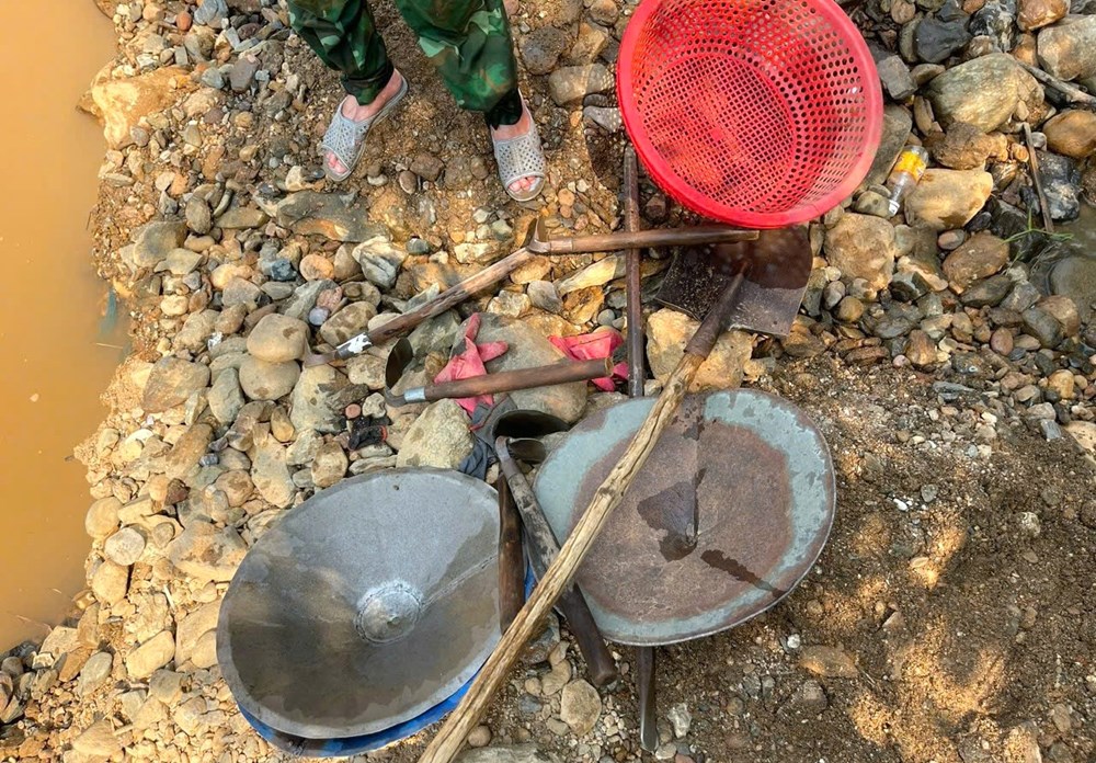 Xã A Lưới 1 tăng cường truy quét các điểm nóng khai thác vàng trái phép  - ảnh 2