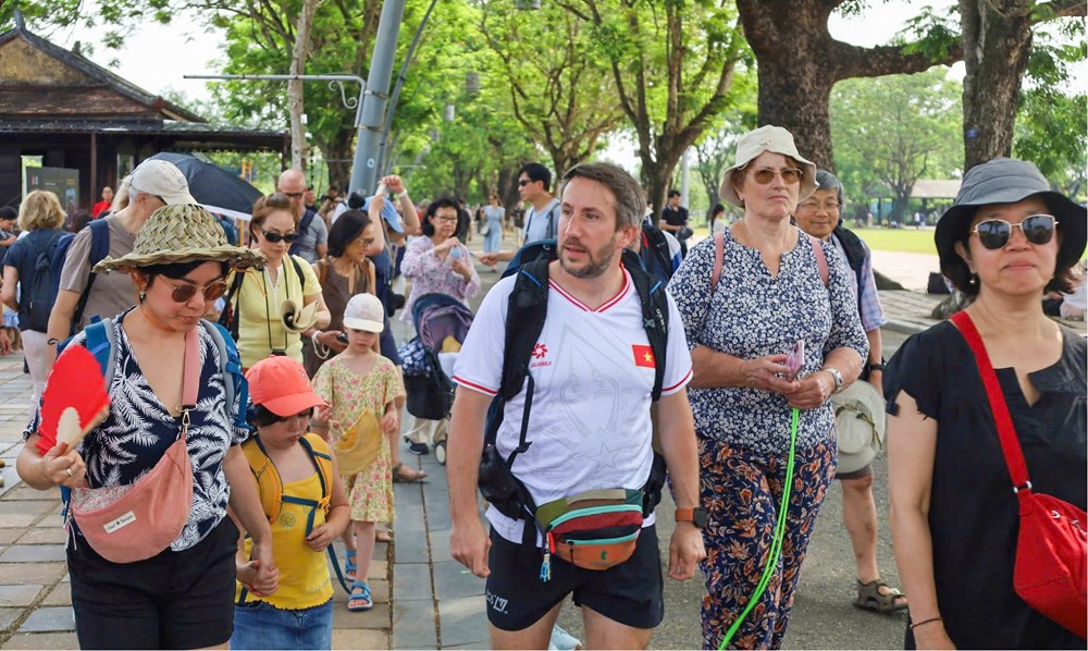 Du khách đến Huế tăng mạnh, doanh thu đạt gần 960 tỉ đồng dịp lễ Giỗ tổ Hùng Vương - ảnh 2
