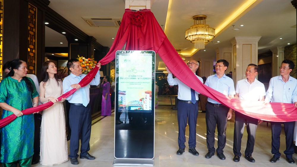 Thanh Lịch Royal Boutique Huế đón nhận chứng nhận Du lịch xanh VITA Green - ảnh 2