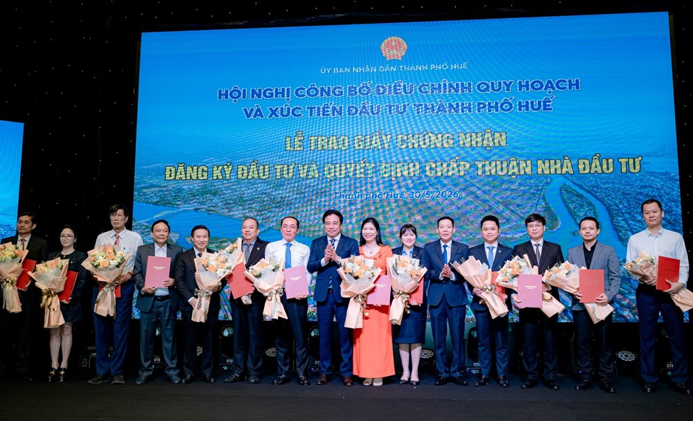 Huế định hình không gian phát triển mới, trao quyết định đầu tư hơn 18.400 tỉ đồng - ảnh 1