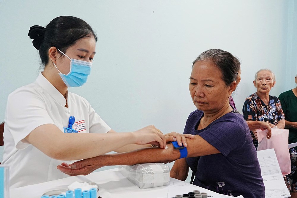 Huế phát động chương trình khám sức khỏe định kỳ miễn phí cho người dân - ảnh 2
