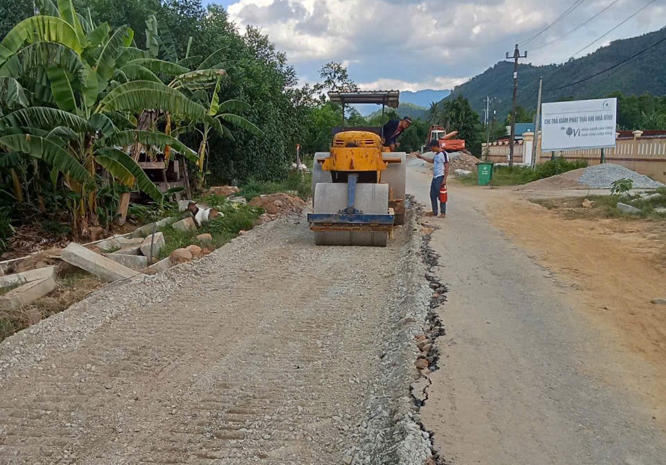 Khu bảo tồn Làng văn hóa Cơ Tu chưa thể hoạt động vì vướng cột điện - ảnh 3