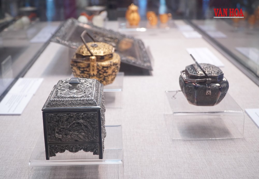 Chiêm ngưỡng tinh hoa cổ vật triều Nguyễn tại Huế - ảnh 8