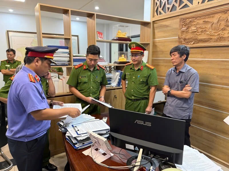 Khởi tố Giám đốc Ban Quản lý dự án ở Huế do sai phạm tại dự án xử lý rác thải - ảnh 1