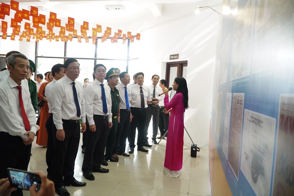 Khai mạc triển lãm chuyên đề “Chủ tịch Hồ Chí Minh với những mốc lịch sử năm 1946” - ảnh 2