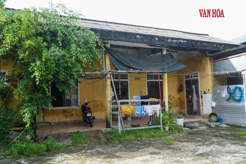 “Sống liều” trong khu nhà sắp đổ nát cạnh di tích Quốc Tử Giám - ảnh 8