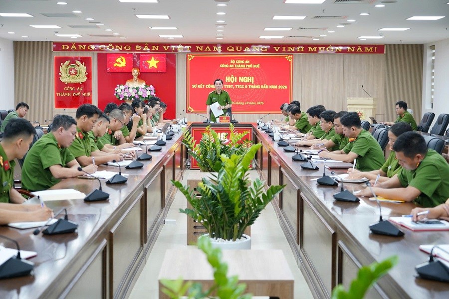 TP. Huế xử lý hơn 16.000 trường hợp vi phạm trật tự đô thị, trật tự công cộng - ảnh 1