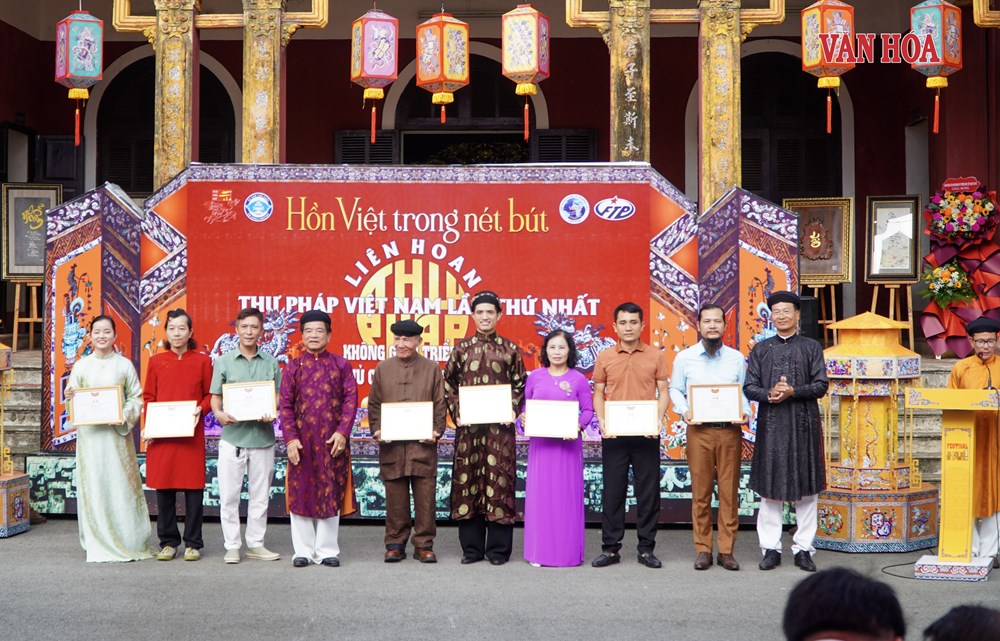 Lan tỏa hồn Việt qua nghệ thuật thư pháp tại Huế - ảnh 1