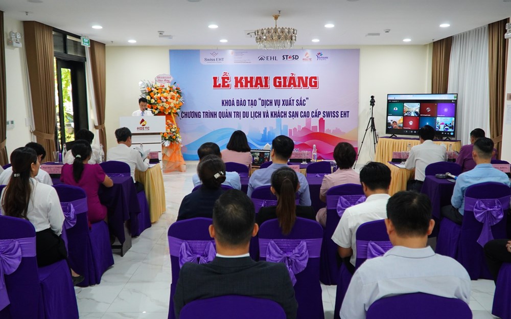 Khai giảng khóa đào tạo “Dịch vụ xuất sắc” theo tiêu chuẩn Thụy Sĩ - ảnh 1