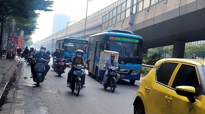 Hà Nội ô nhiễm không khí nghiêm trọng - ảnh 1