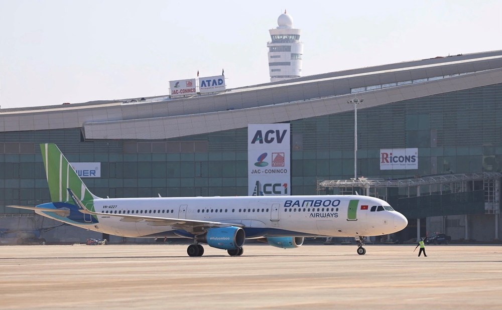 Long Thành đón 3 chuyến bay chở khách đầu tiên - ảnh 2