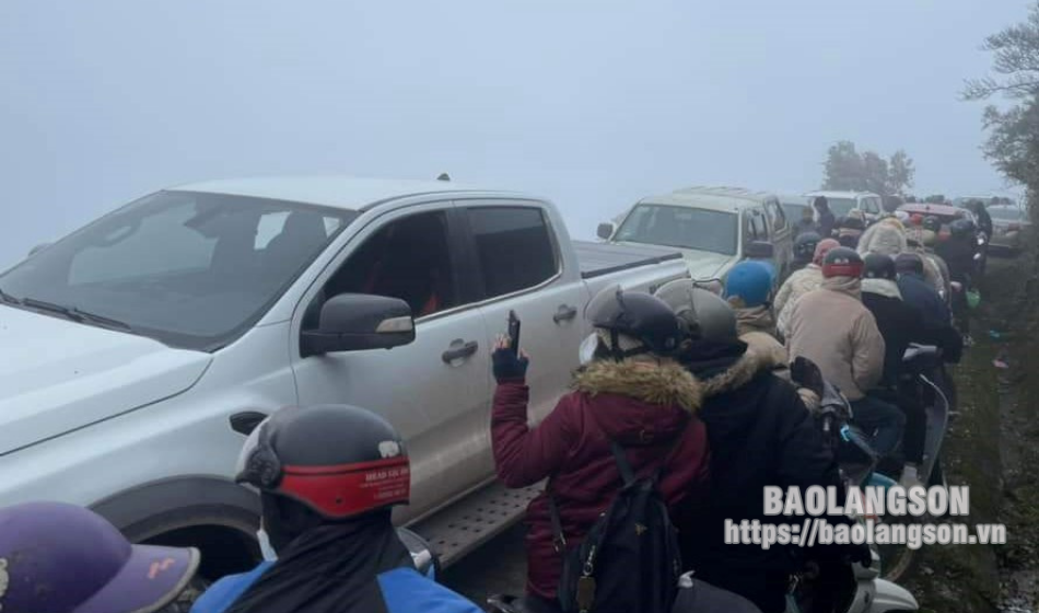 Cẩm nang săn băng tại đỉnh Mẫu Sơn - Chuyến đi an toàn và thú vị - ảnh 2