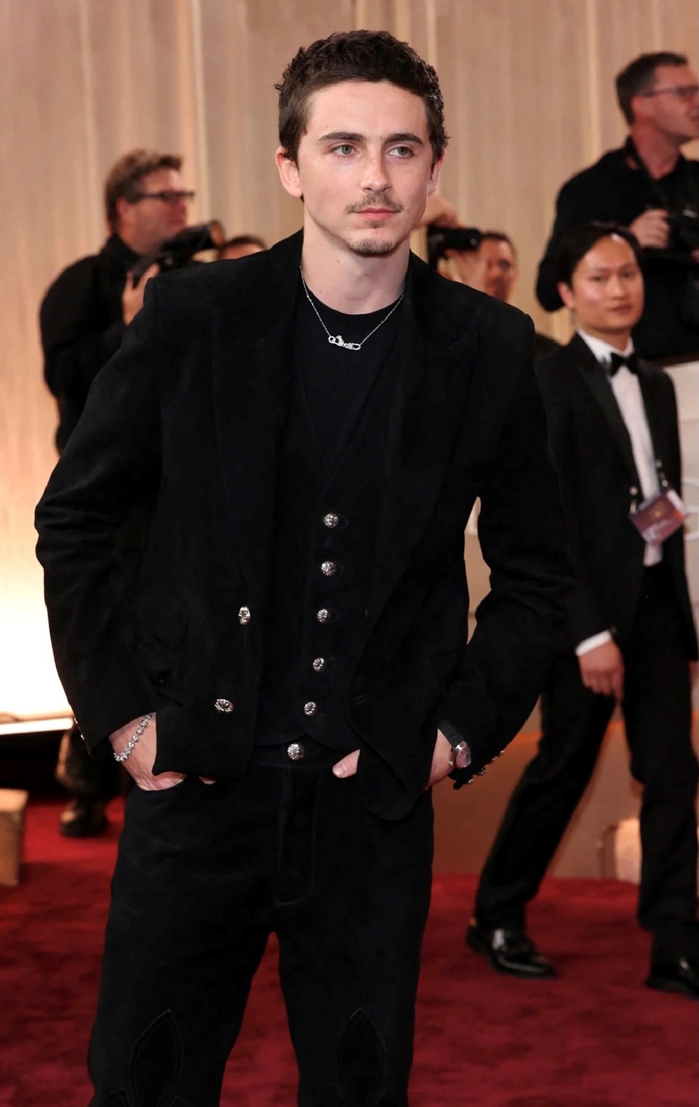 Màn trình diễn thời trang mãn nhãn trên thảm đỏ Quả cầu vàng 2026 - ảnh 4