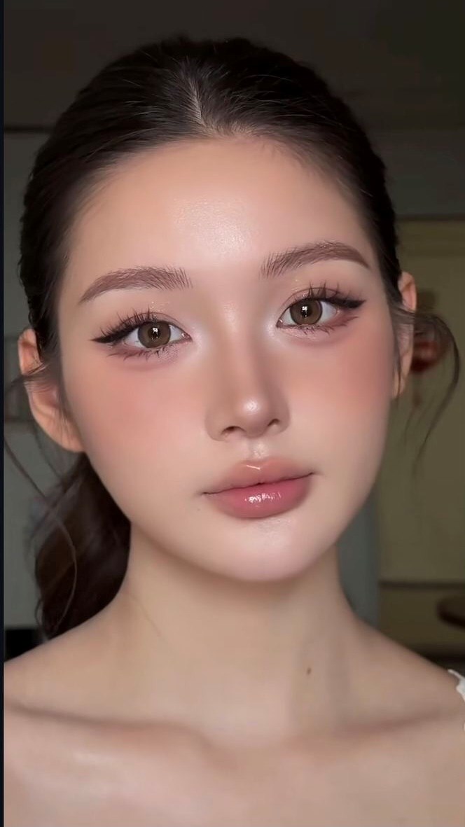 5 tone makeup cho Year End Party hot nhất 2026 - ảnh 4
