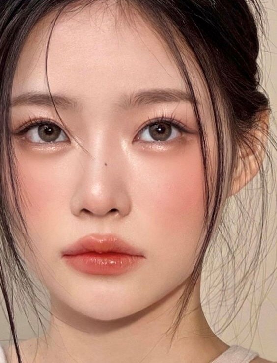 5 tone makeup cho Year End Party hot nhất 2026 - ảnh 5