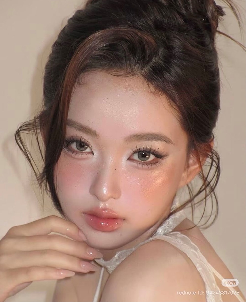 5 tone makeup cho Year End Party hot nhất 2026 - ảnh 3