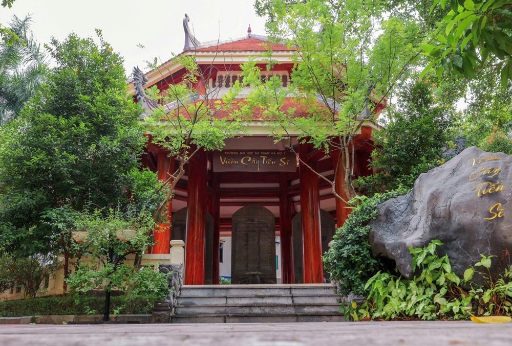 Tên vị tiến sĩ biến mất khỏi bia đá - ảnh 1