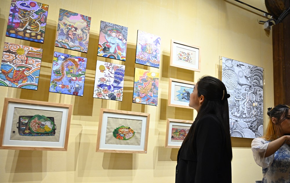 Triển lãm “Sắc màu truyền thống” đánh thức không gian đền Quan Đế  - ảnh 1