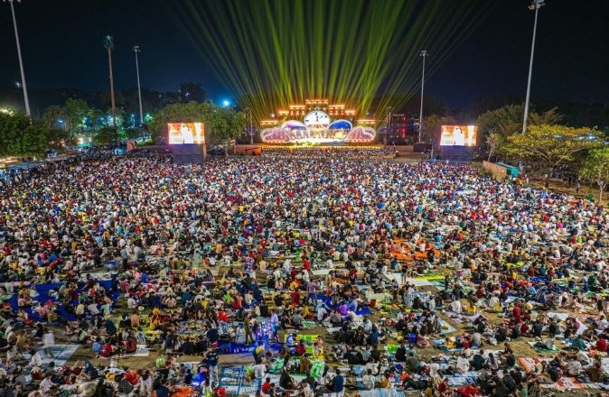 “Biển người” đổ về núi Bà Đen, Tây Ninh đón gần 400.000 khách dịp Tết - ảnh 1