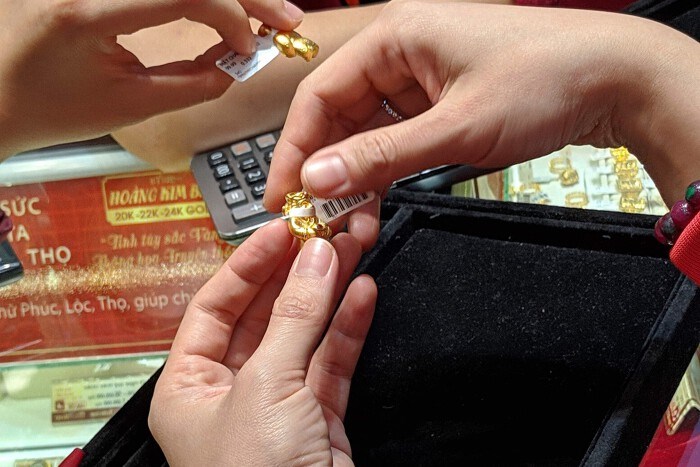 Vàng siêu nhỏ lên ngôi ngày vía Thần Tài - ảnh 1