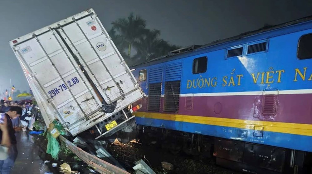 Vụ tàu hỏa va chạm xe tải ở Ngọc Hồi (Hà Nội): Tài xế xe tải tử vong tại chỗ - ảnh 1