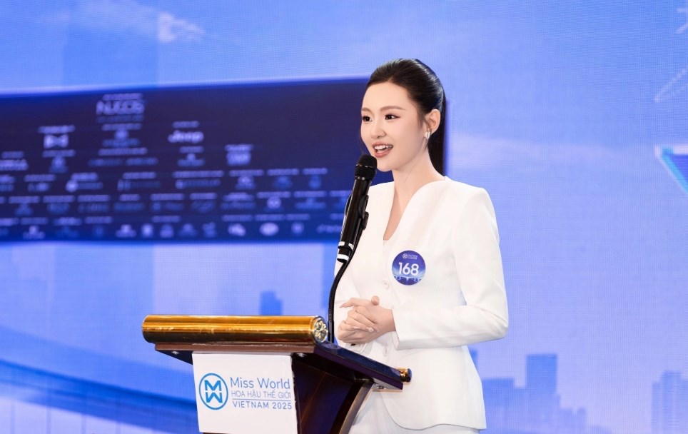 Gương mặt trái xoan và nụ cười má lúm tỏa sáng tại chung khảo - ảnh 5