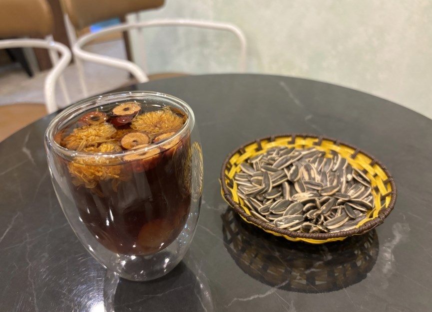 5 thức uống quen thuộc giúp dễ ngủ, sâu giấc tự nhiên - ảnh 1