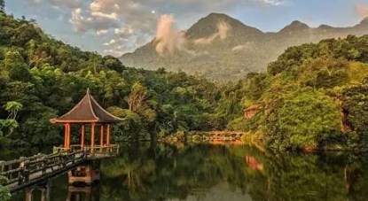 7 điểm đến hấp dẫn không thể bỏ lỡ tại Hà Nội dịp Giỗ Tổ và 30.4 - ảnh 2