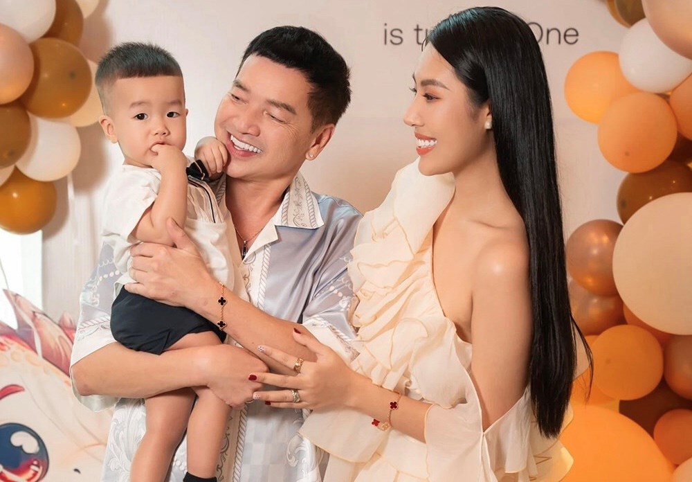 Danh hài Quang Minh ở tuổi U70: Bên vợ trẻ và những nỗi niềm xưa - ảnh 1