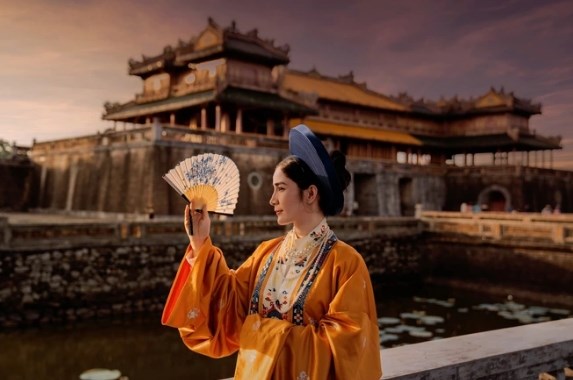 Check-in khắp nẻo đường đất nước: Cờ hoa rực rỡ từ Bắc vào Nam - ảnh 14