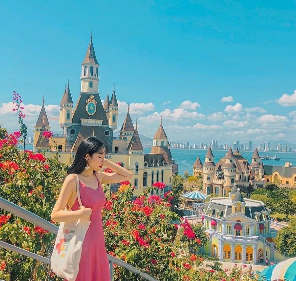Check-in khắp nẻo đường đất nước: Cờ hoa rực rỡ từ Bắc vào Nam - ảnh 15