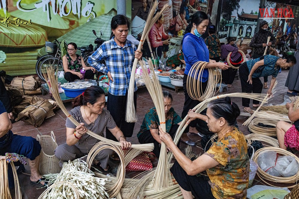 Ghé thăm phiên chợ nón làng Chuông - ảnh 5
