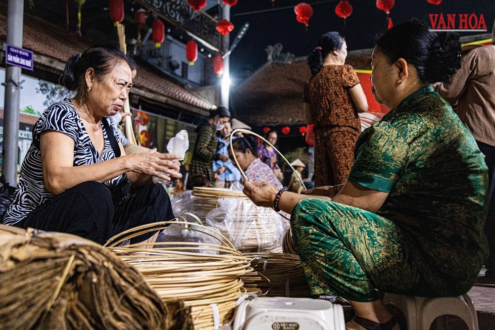 Ghé thăm phiên chợ nón làng Chuông - ảnh 10